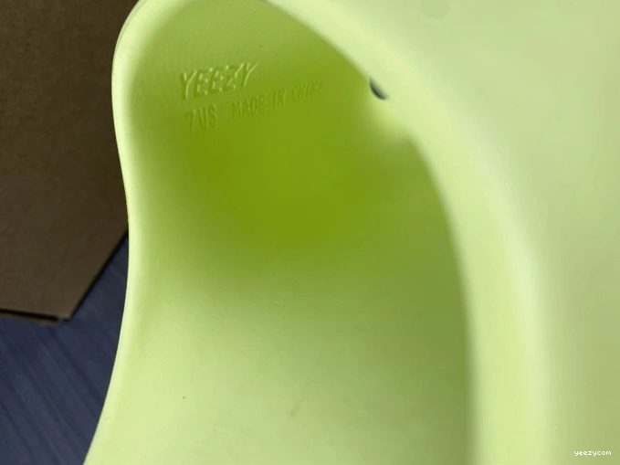 Slide GX6138 Adidas Yeezy Green 0710